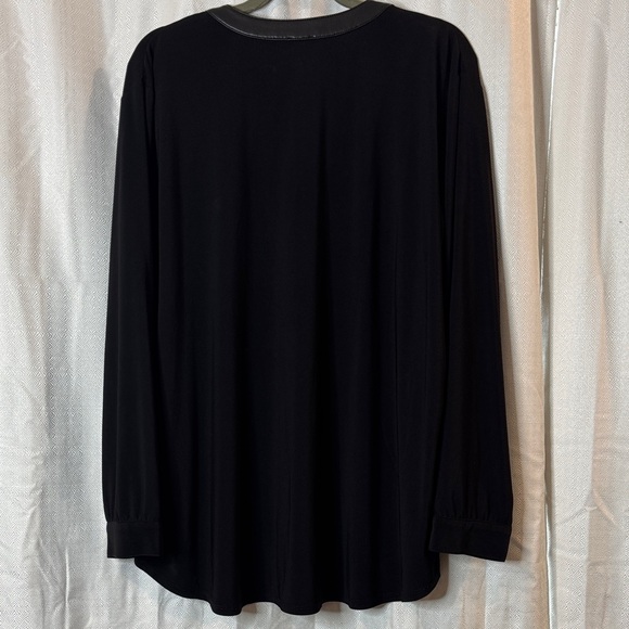 Anne Klein Black V-Neck Women's Top - Picture 8 of 8